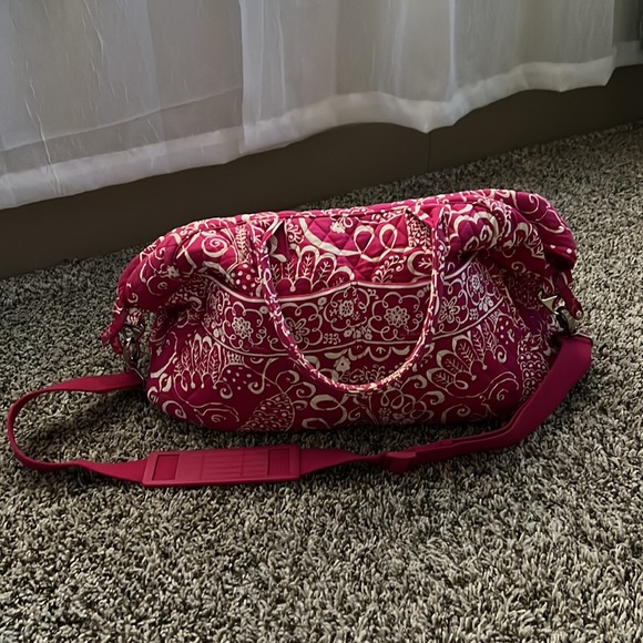 Vera Bradley Large Weekender Bag in Twirly Birds Pink - Picture 2 of 3